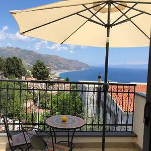 https://casa-carlotta-taormina.taorminaitalyhotels.com