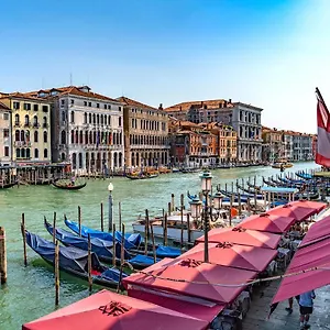 https://ca-fornoni-grand-canal.hotelslidodijesolo.com